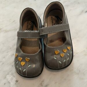 Little girls See Kai Run Maryjane shoes, size 8.5